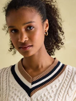 Hot Joules Dawson Cable Knit Cricket Jumper Cream